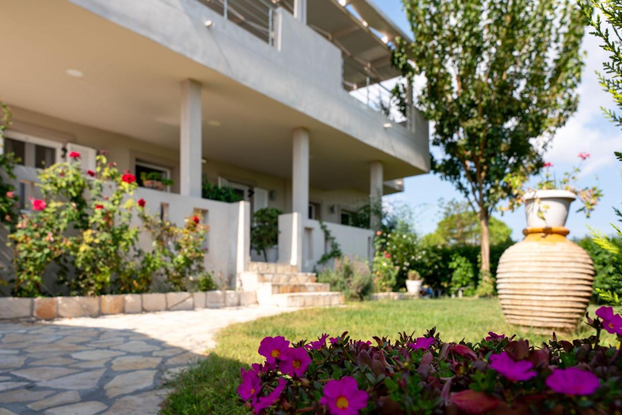 Tesys Studios And Apartments 라가나스 외부 사진