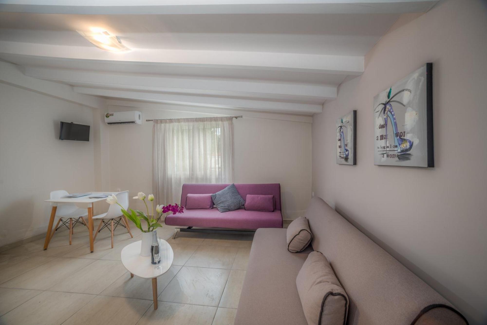 Tesys Studios And Apartments 라가나스 외부 사진